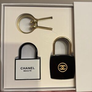 CHANEL Beaty Accessories Gift | Key & Lock